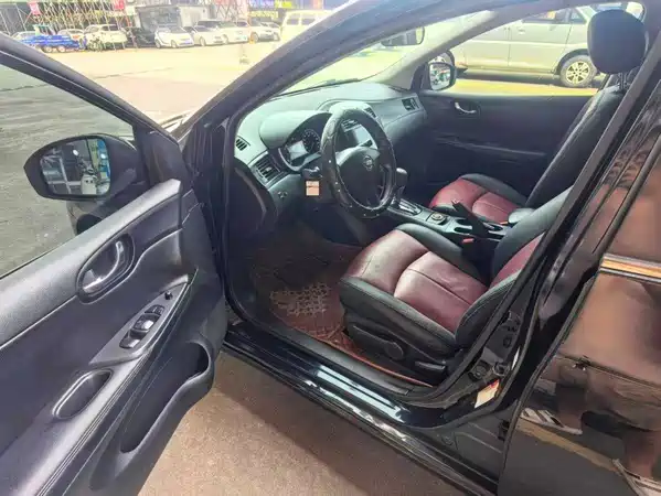 Nissan Tiida 2013