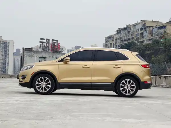 Lincoln MKC 2015