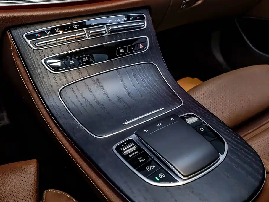 Mercedes-Benz E-Class 2023 — фото 26