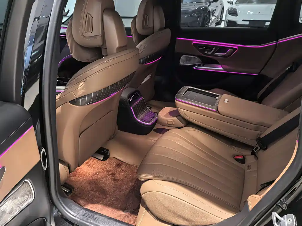 Mercedes-Benz E-Class 2024