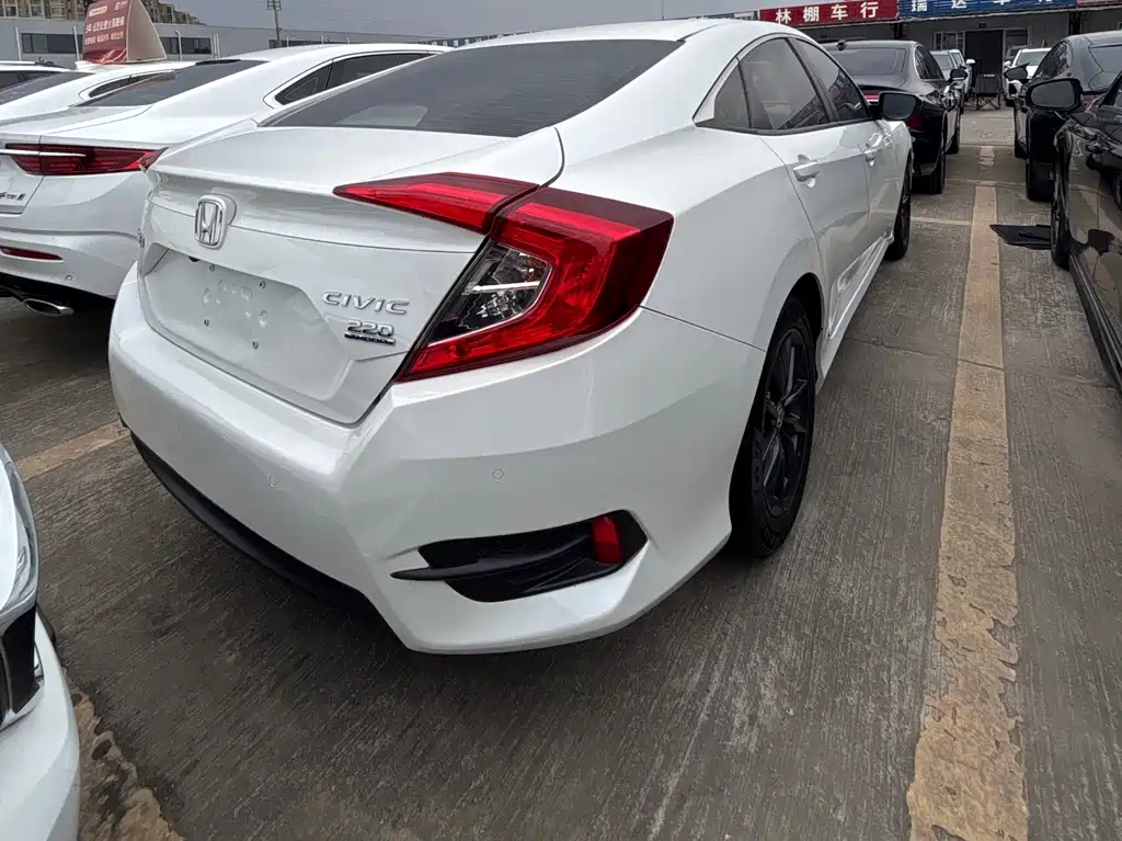 Honda Civic 2020 — фото 16