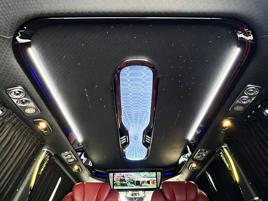 Mercedes-Benz Vito 2024 — фото 11