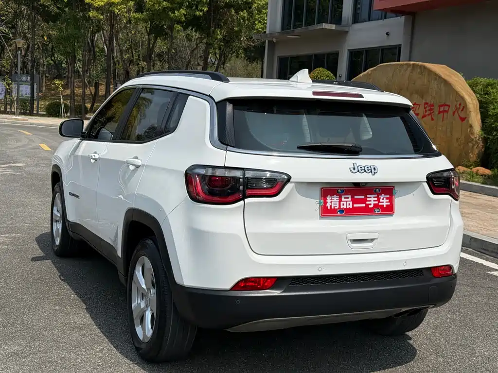 Jeep Compass 2017 — фото 4