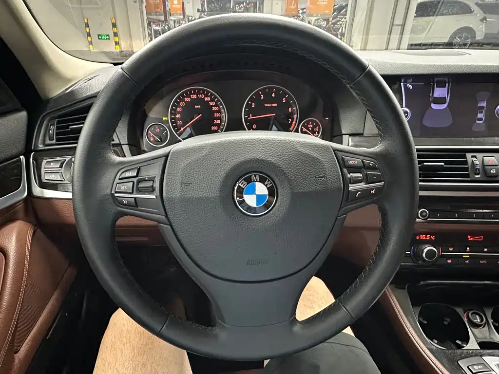 BMW 5 Series 2013 — фото 14