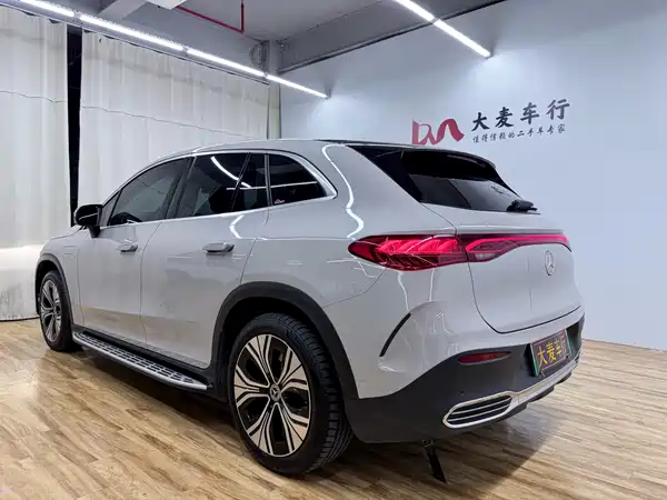 Mercedes-Benz EQE SUV 2023