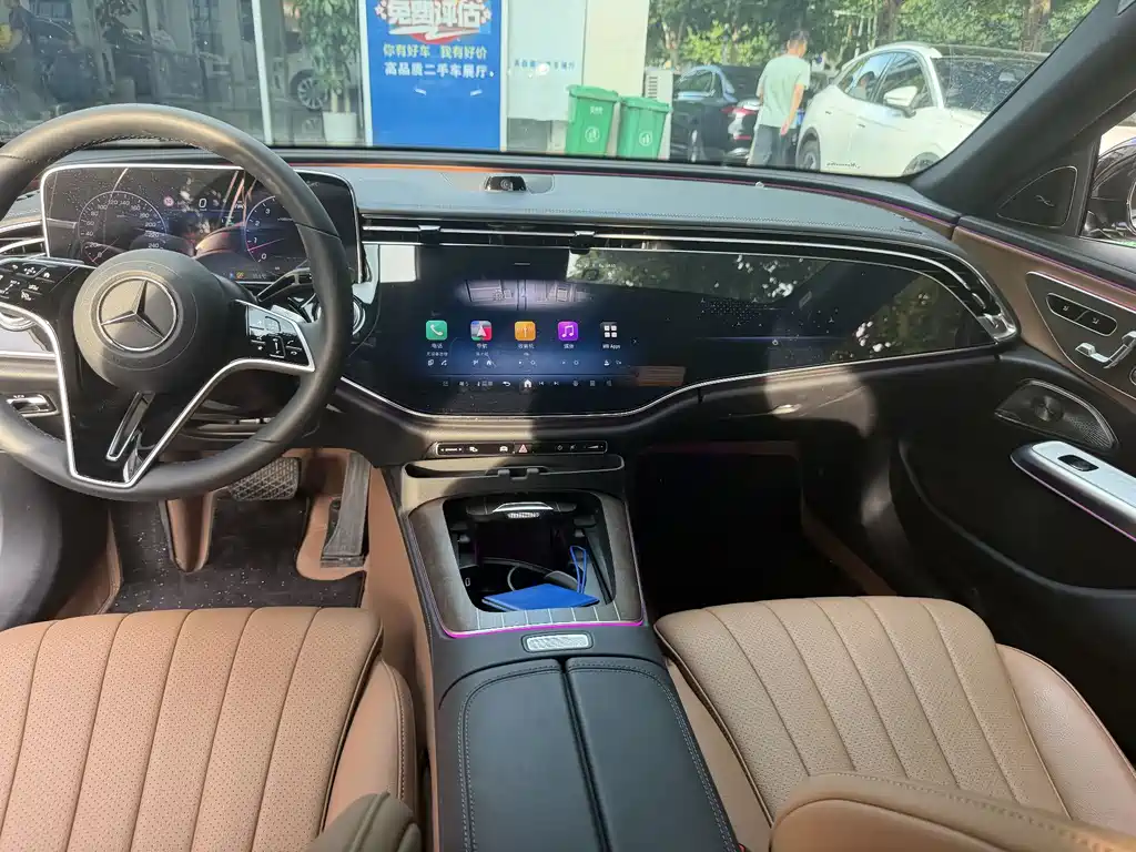 Mercedes-Benz E-Class 2024