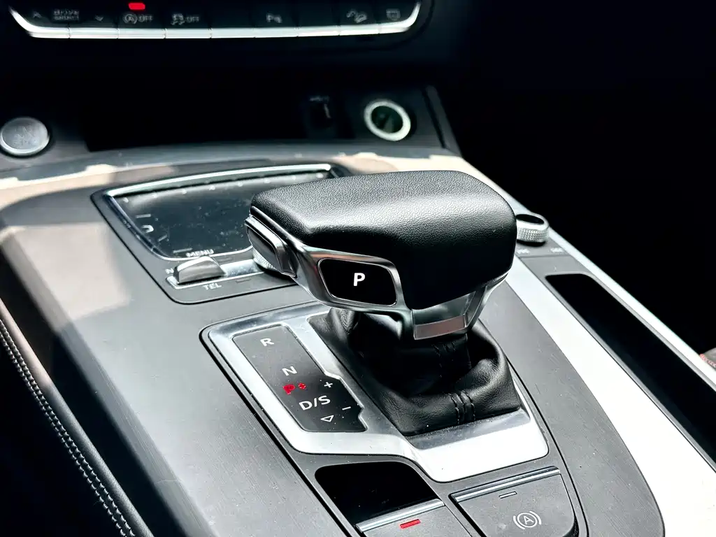 Audi Q5L 2019 — фото 13