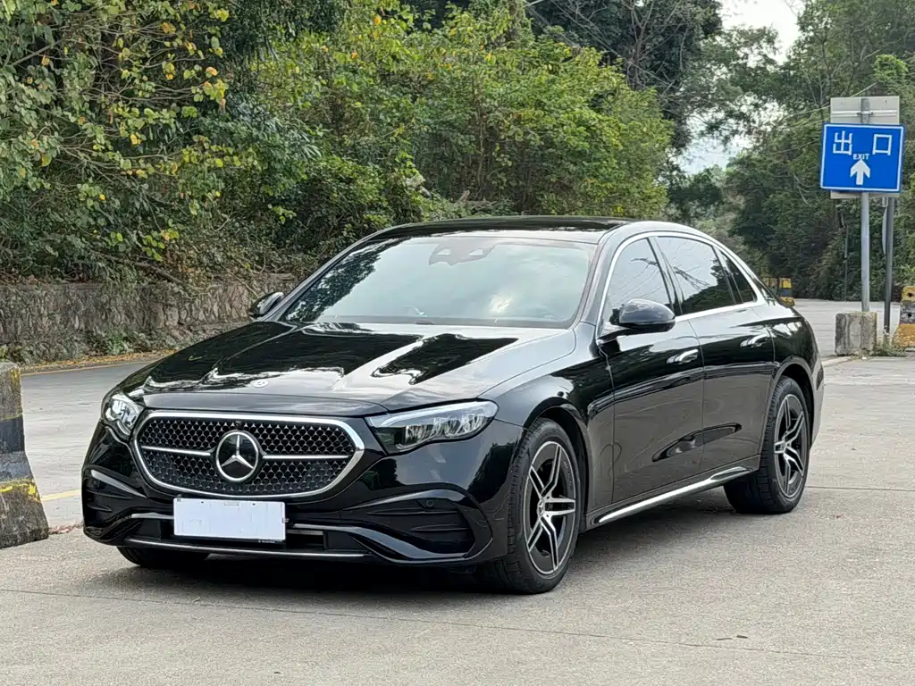 Mercedes-Benz E-Class 2025 — фото 1