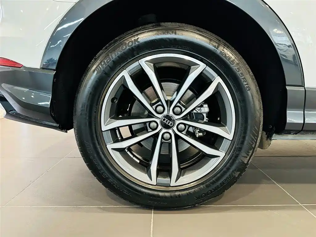 Audi Q3 2024 — фото 15