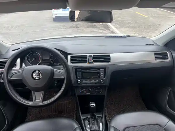 Skoda Rapid Spaceback 2014