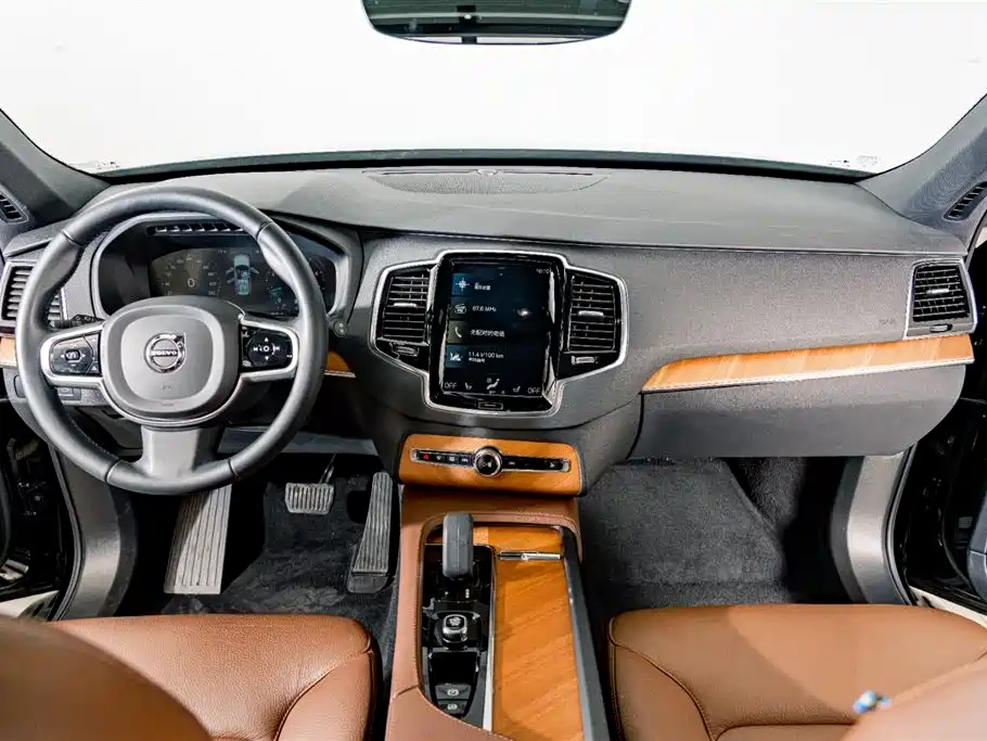 Volvo XC90 2022 — фото 12