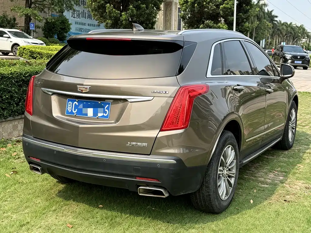 Cadillac XT5 2017 — фото 9