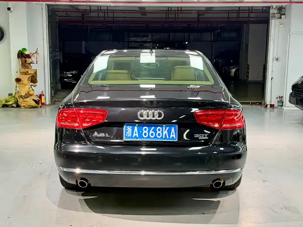 Audi A8 2011
