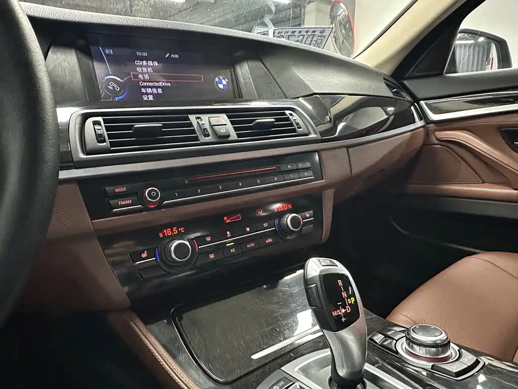 BMW 5 Series 2013 — фото 12