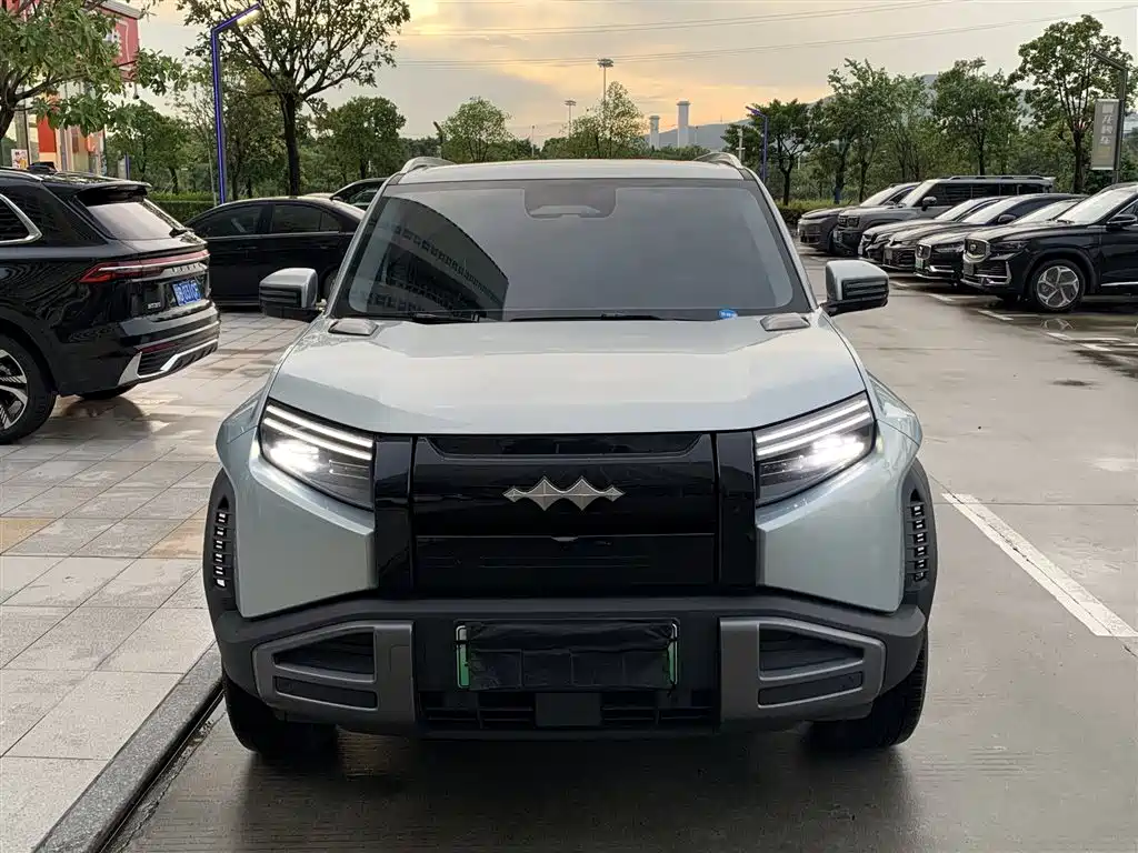 Fang Cheng Bao Titanium 3 2025