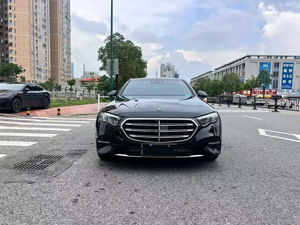 Mercedes-Benz E-Class 2025