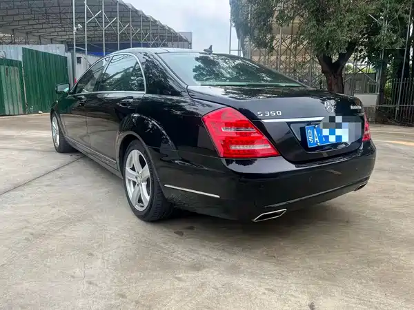 Mercedes-Benz S-Class 2011