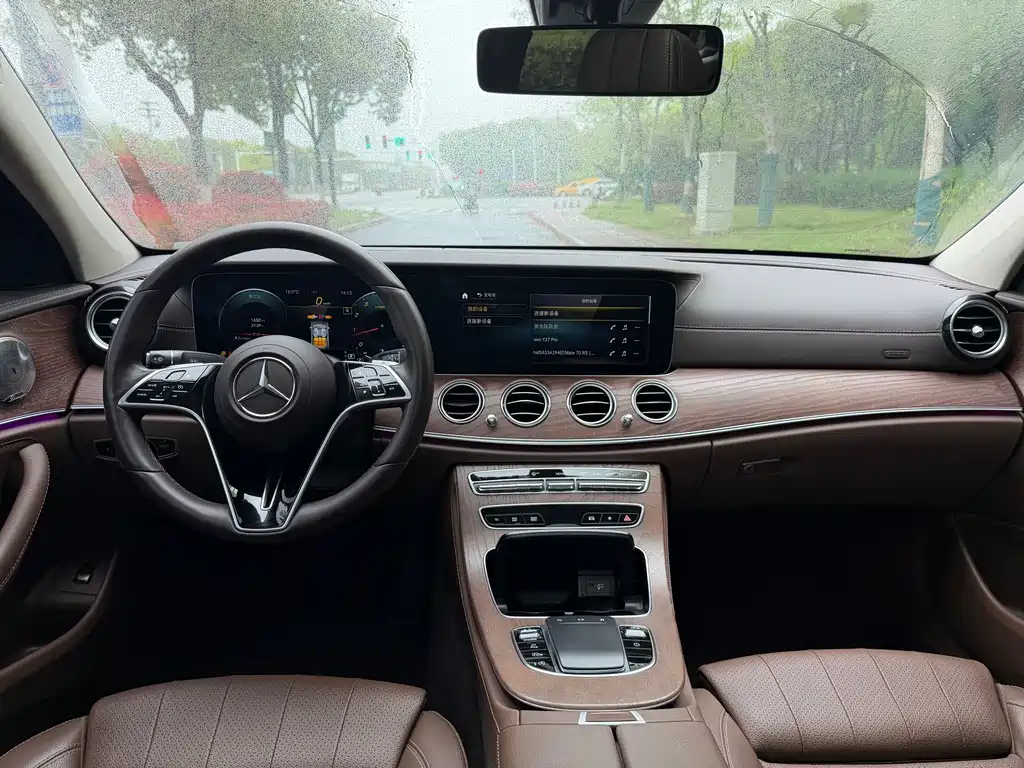 Mercedes-Benz E-Class 2022 — фото 10