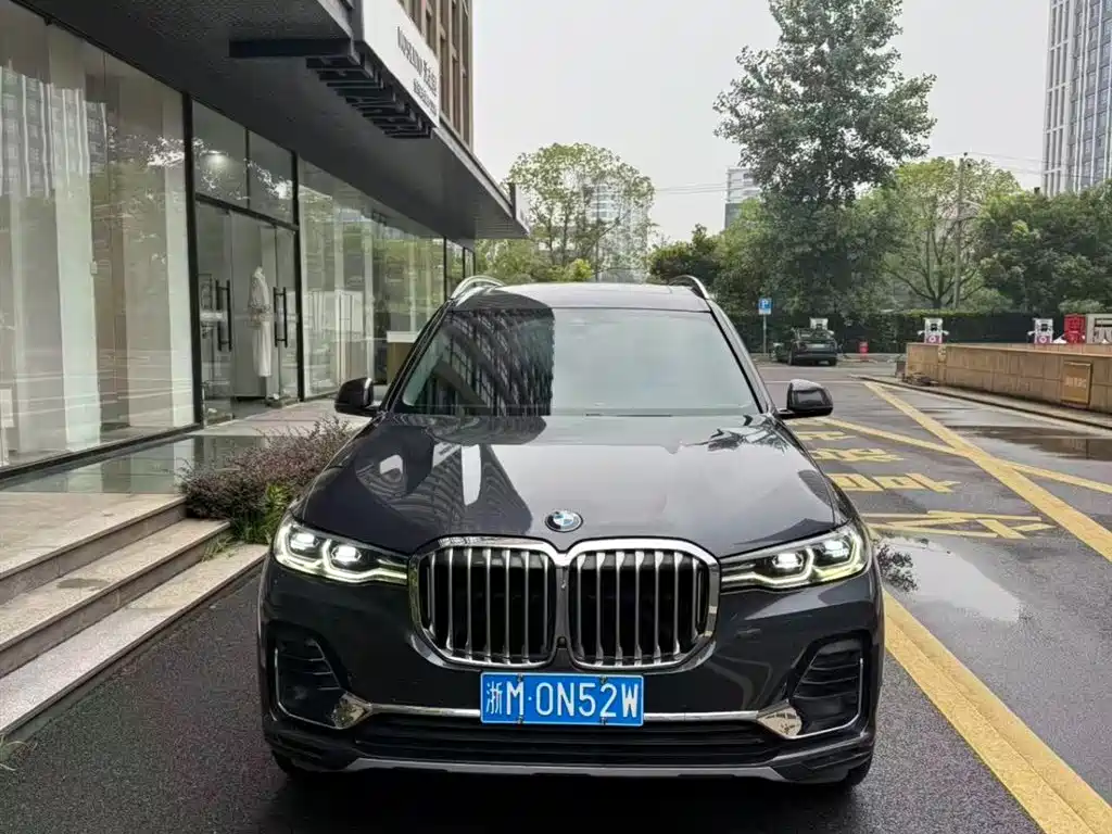 BMW X7 2021