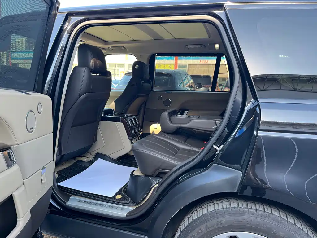 Land Rover Range Rover 2018 — фото 17