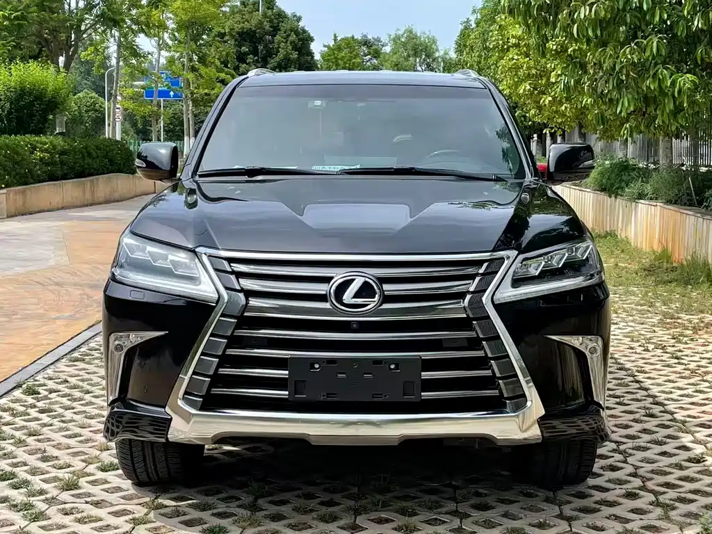 Lexus LX 2018 — фото 2