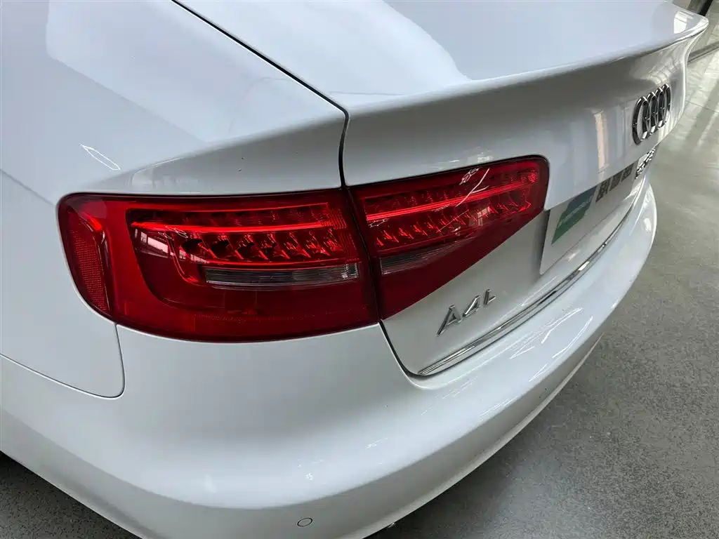 Audi A4L 2015 — фото 30