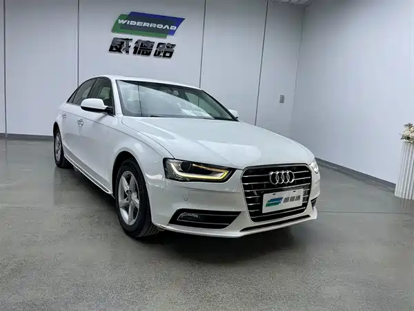 Audi A4L 2015