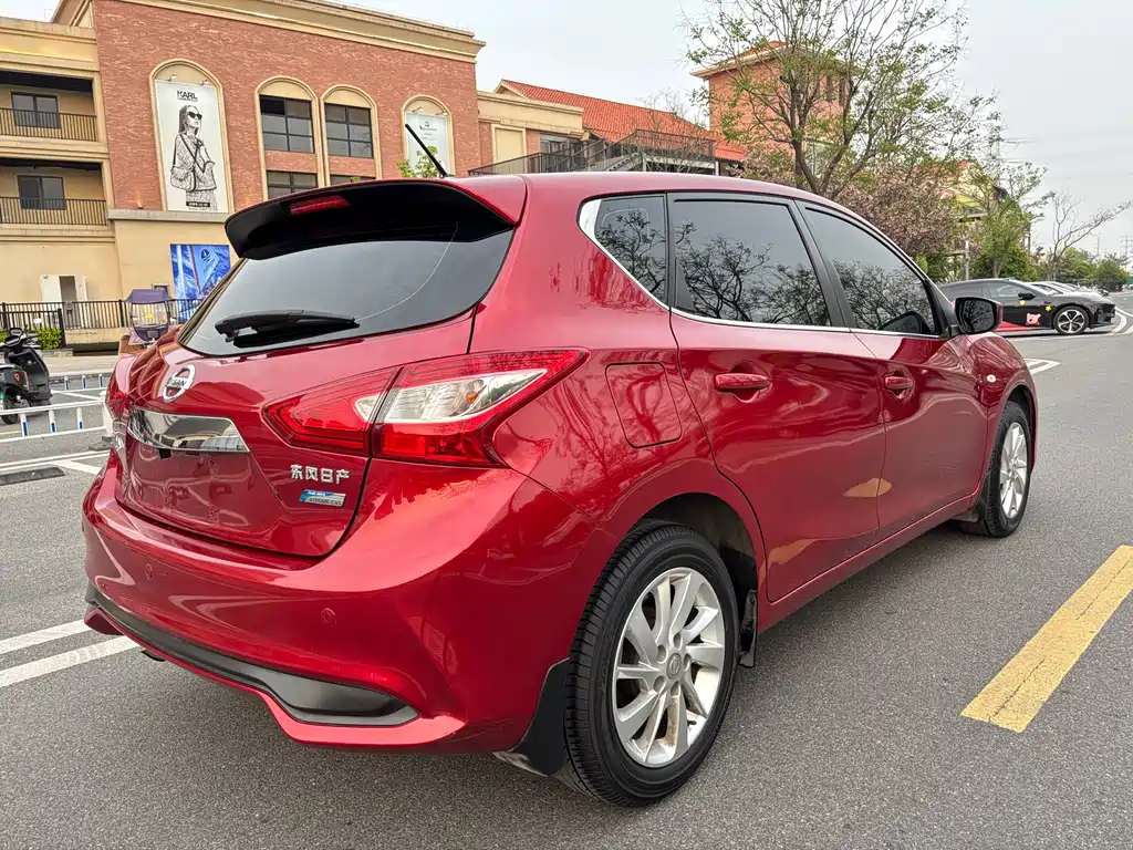 Nissan Tiida 2018 — фото 11