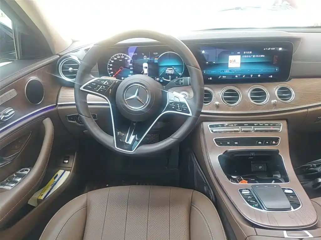 Mercedes-Benz E-Class 2023 — фото 11