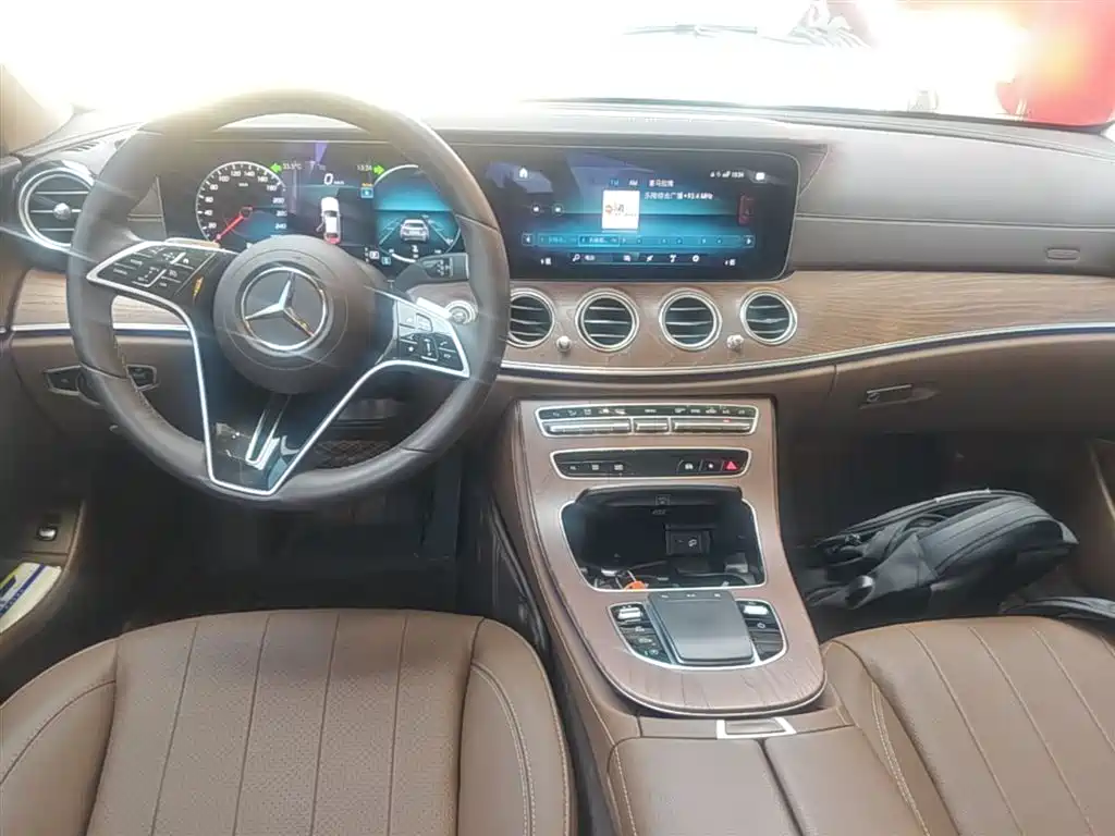 Mercedes-Benz E-Class 2023 — фото 10