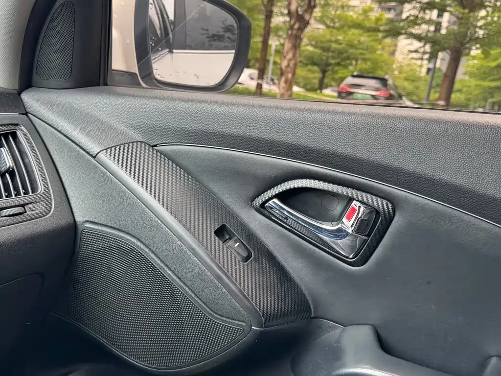Hyundai ix35 2015 — фото 11