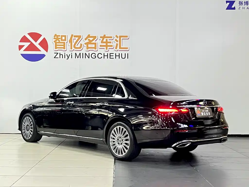 Mercedes-Benz E-Class 2022 — фото 11