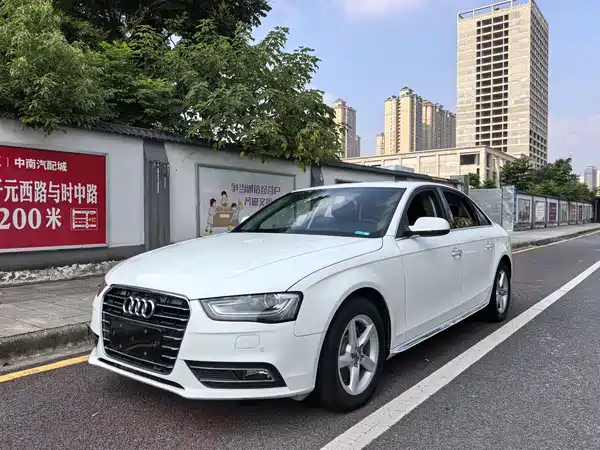 Audi A4L 2015