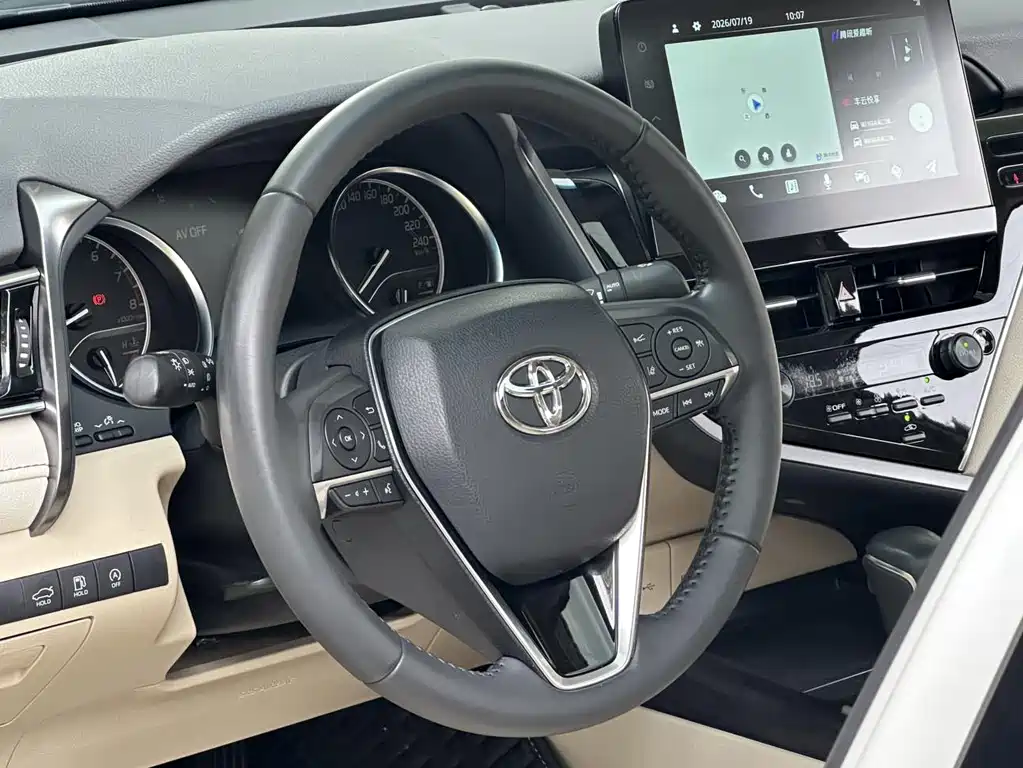 Toyota Camry 2021 — фото 8