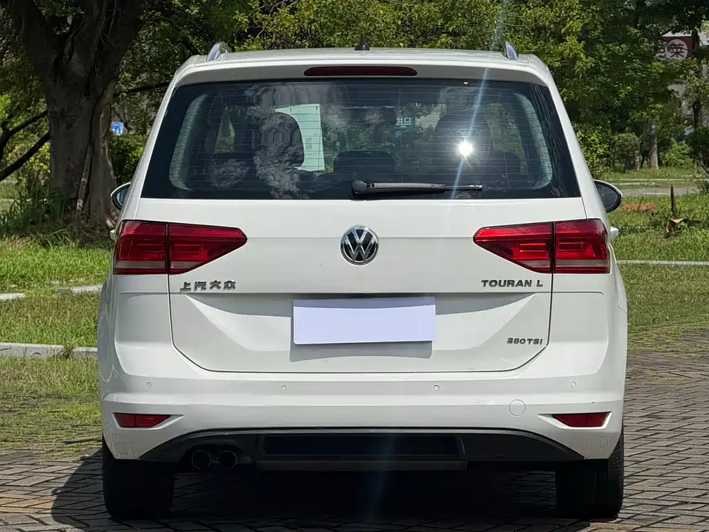 Volkswagen Touran 2017 — фото 9