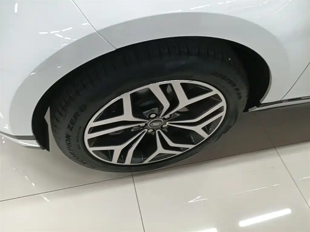 Land Rover Evoque 2022 — фото 23