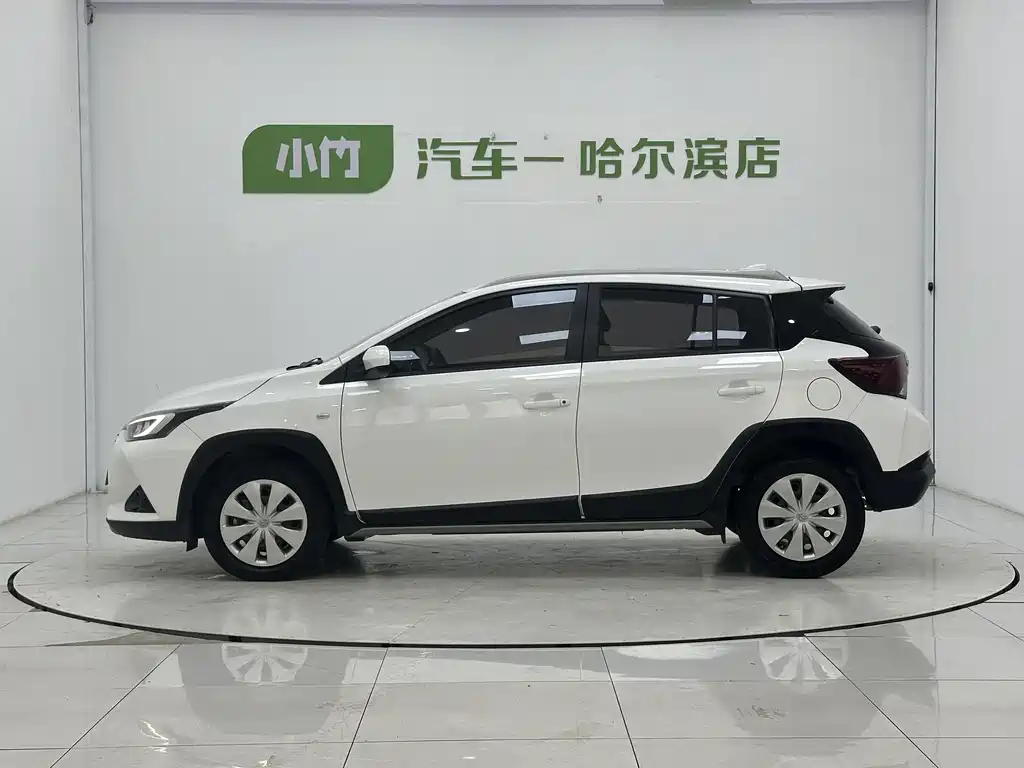Toyota Yaris L 2021