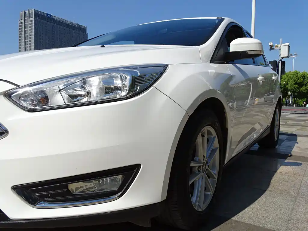 Ford Focus 2015 — фото 13