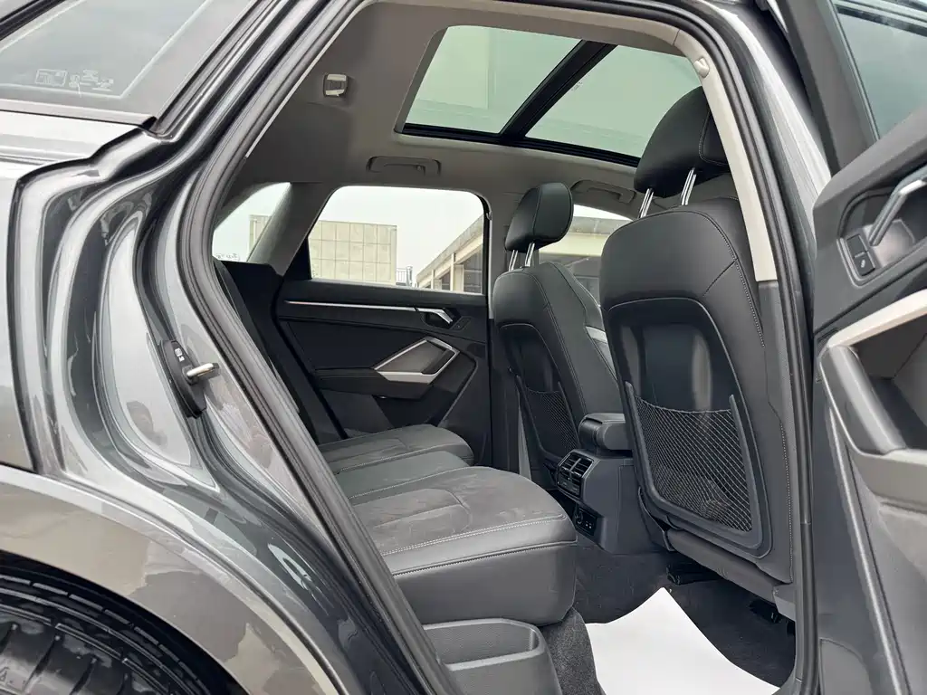 Audi Q3 2023 — фото 25