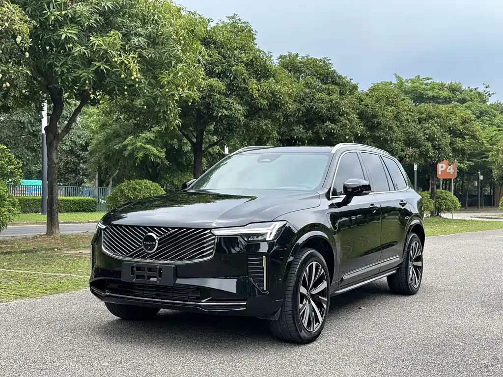 Volvo XC90 PHEV 2025 — фото 1