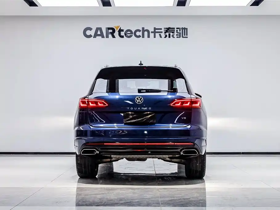 Volkswagen Touareg 2023 — фото 25