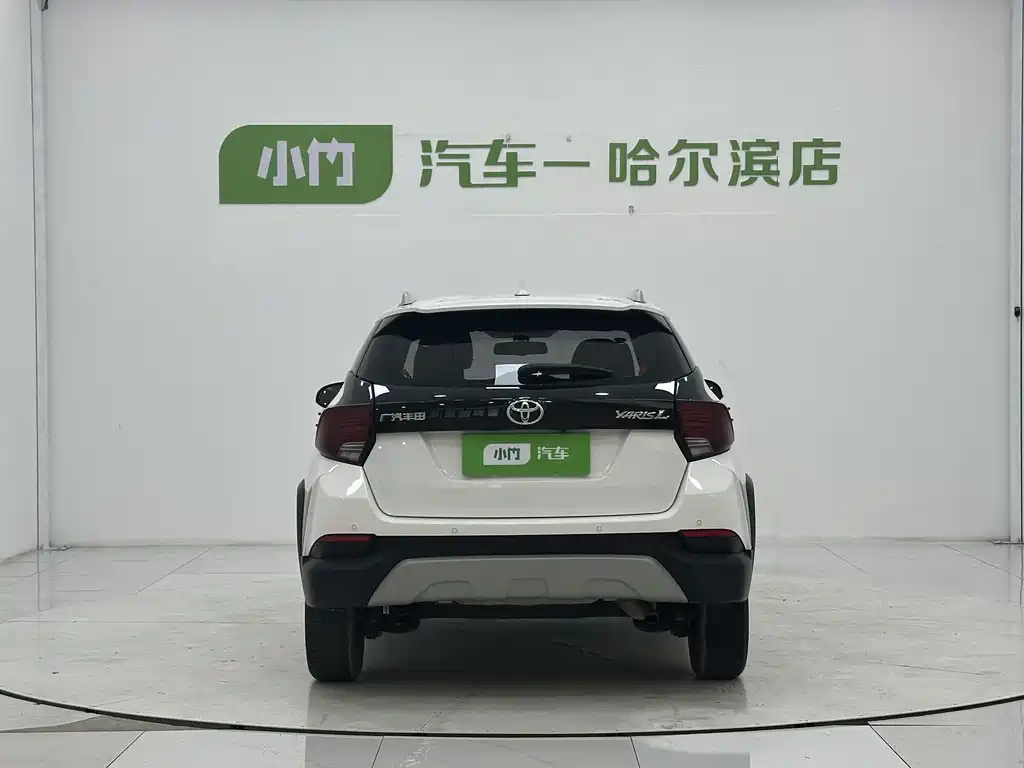 Toyota Yaris L 2021