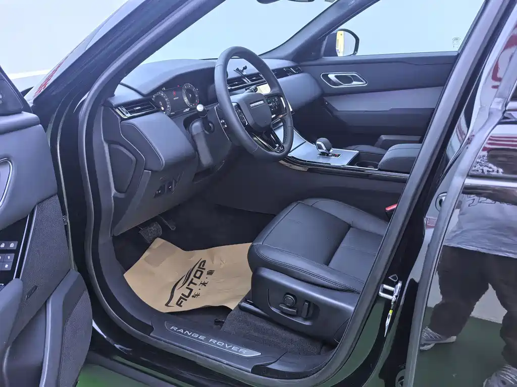 Land Rover Velar 2025