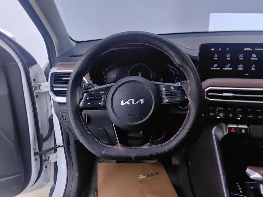 Kia Sportage 2023 — фото 15