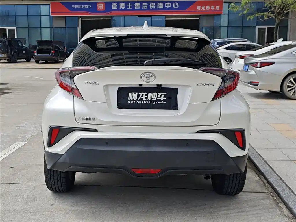 Toyota C-HR 2020 — фото 8