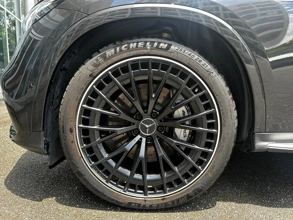 Mercedes-Benz GLC AMG 2025 — фото 15