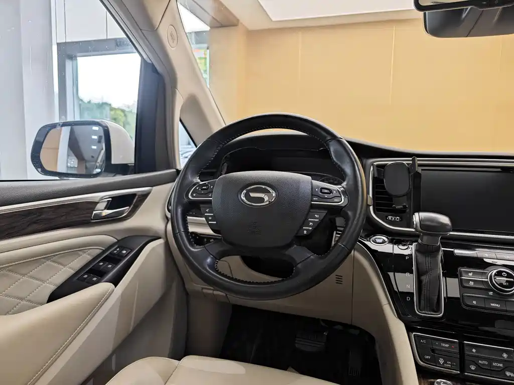 GAC Motor Trumpchi M8 2018 — фото 15