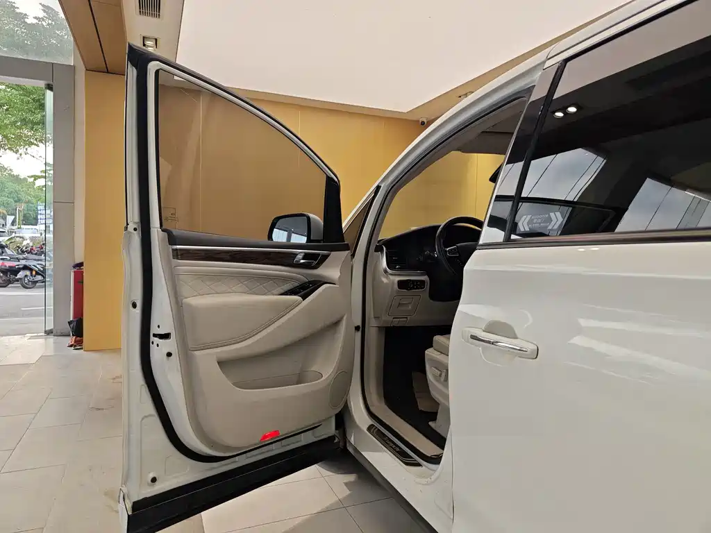 GAC Motor Trumpchi M8 2018 — фото 8