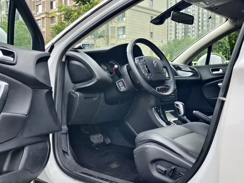 Citroën C5 2015 — фото 8