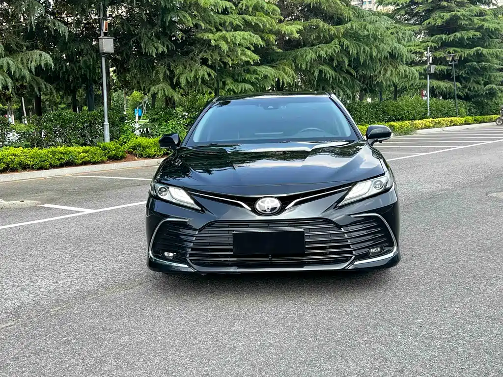 Toyota Camry 2022 — фото 5